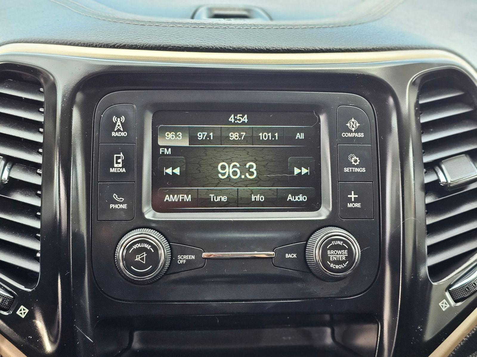 2015 Jeep Cherokee Sport