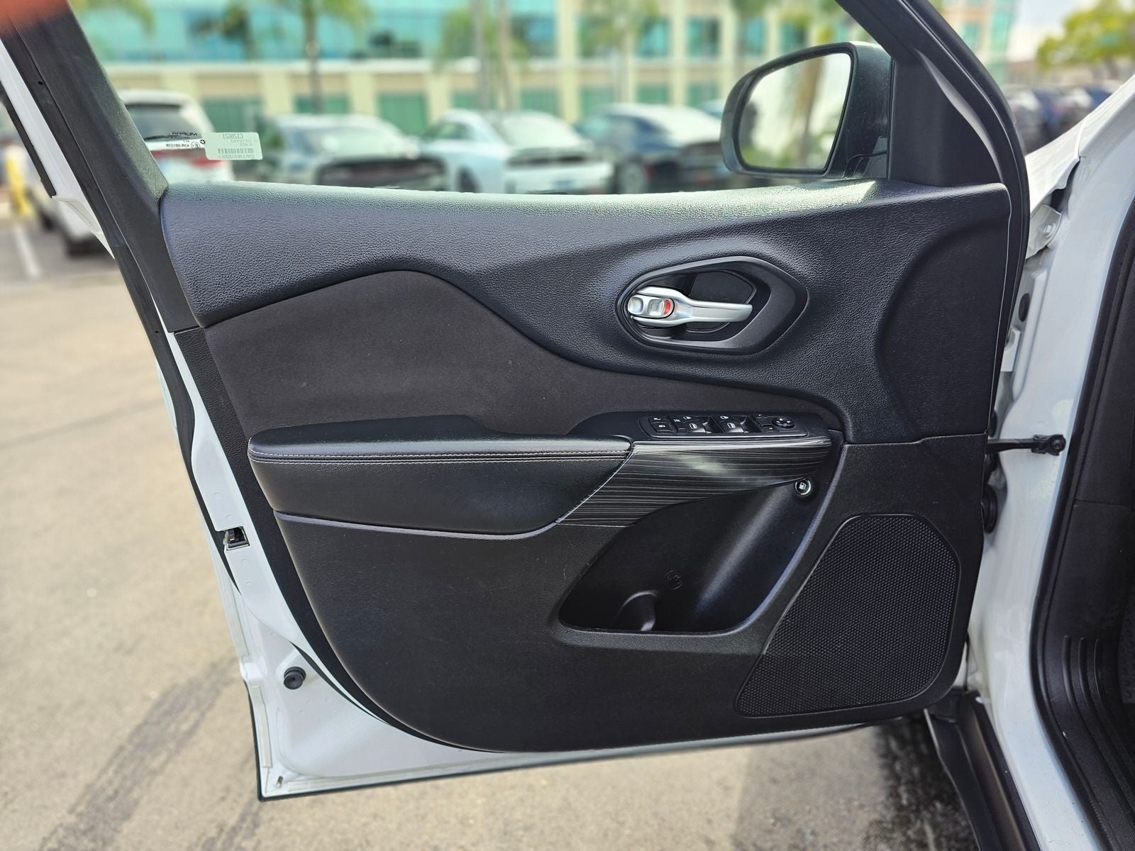 2015 Jeep Cherokee Sport