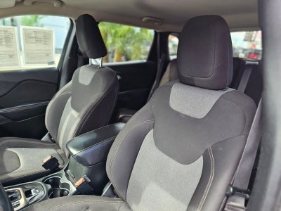 2015 Jeep Cherokee Sport