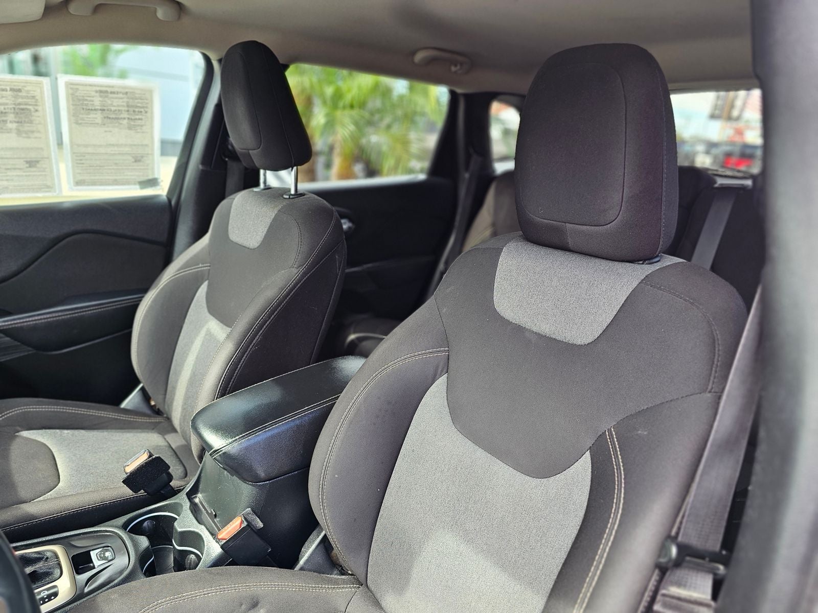 2015 Jeep Cherokee Sport