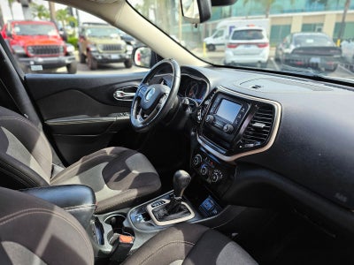 2015 Jeep Cherokee Sport