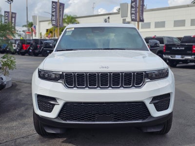 2026 Jeep Grand Cherokee Laredo