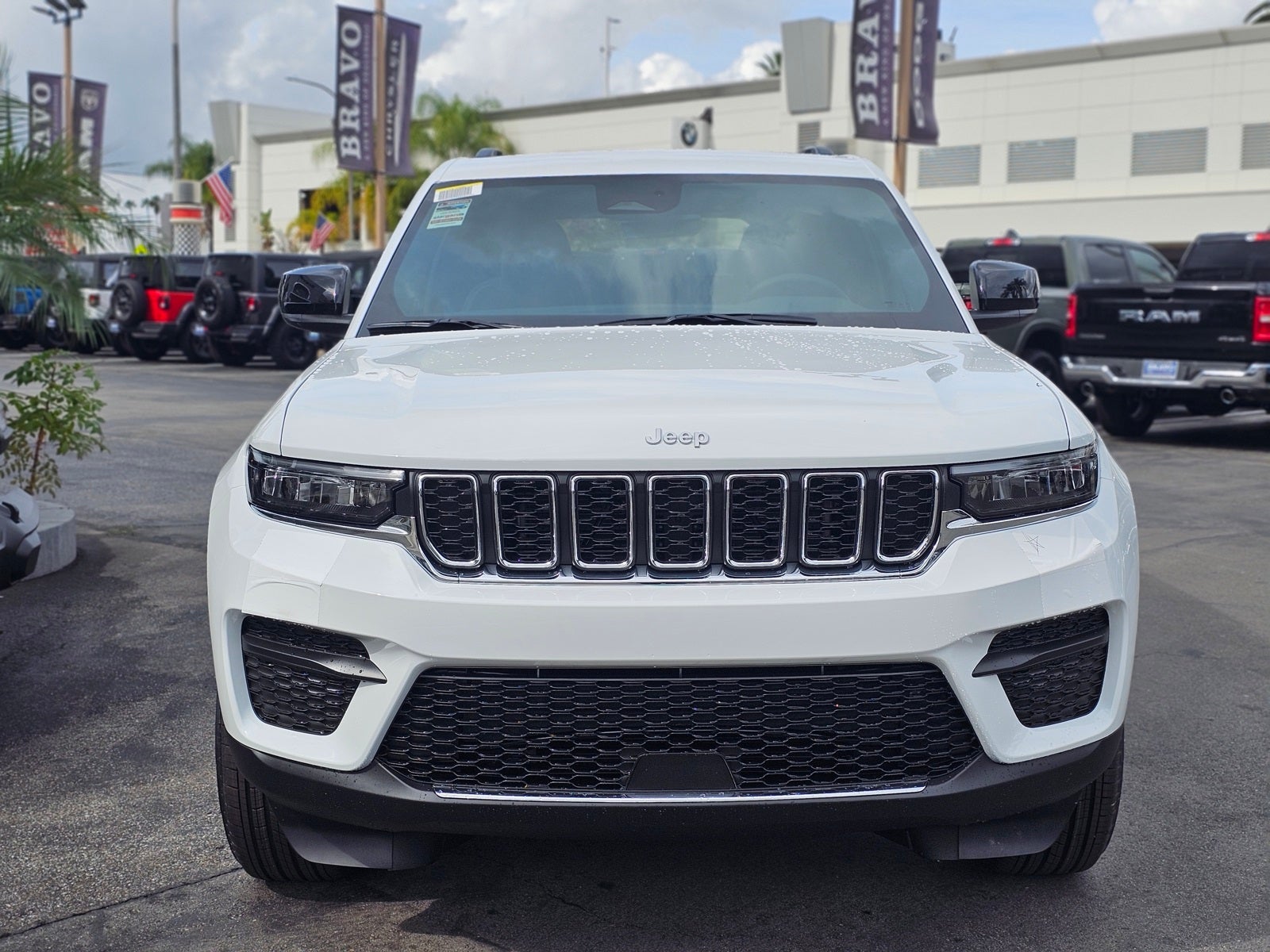 2026 Jeep Grand Cherokee Laredo