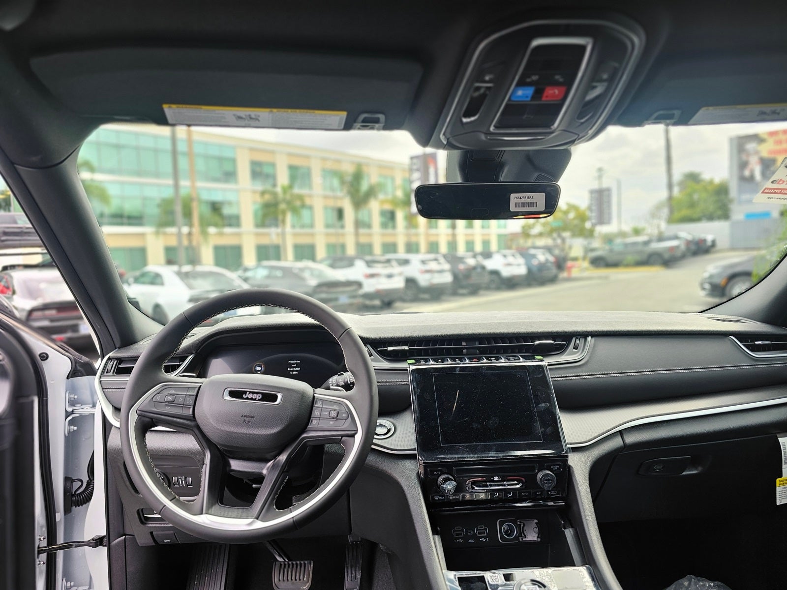 2026 Jeep Grand Cherokee Laredo