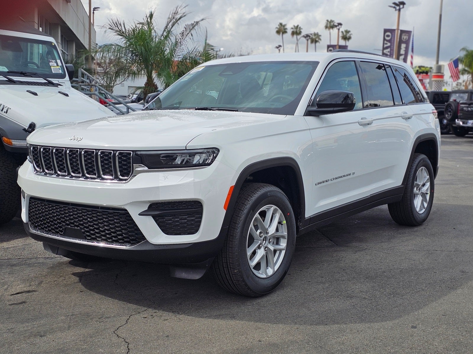2026 Jeep Grand Cherokee Laredo