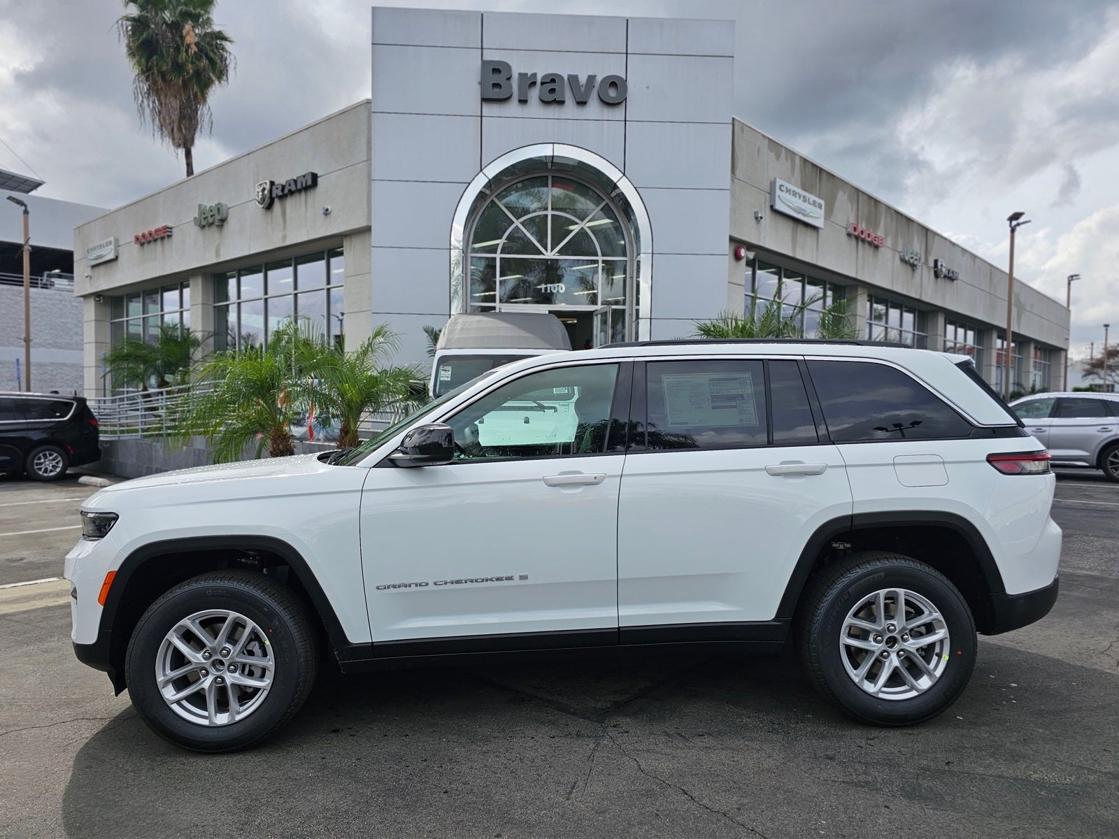 2026 Jeep Grand Cherokee Laredo