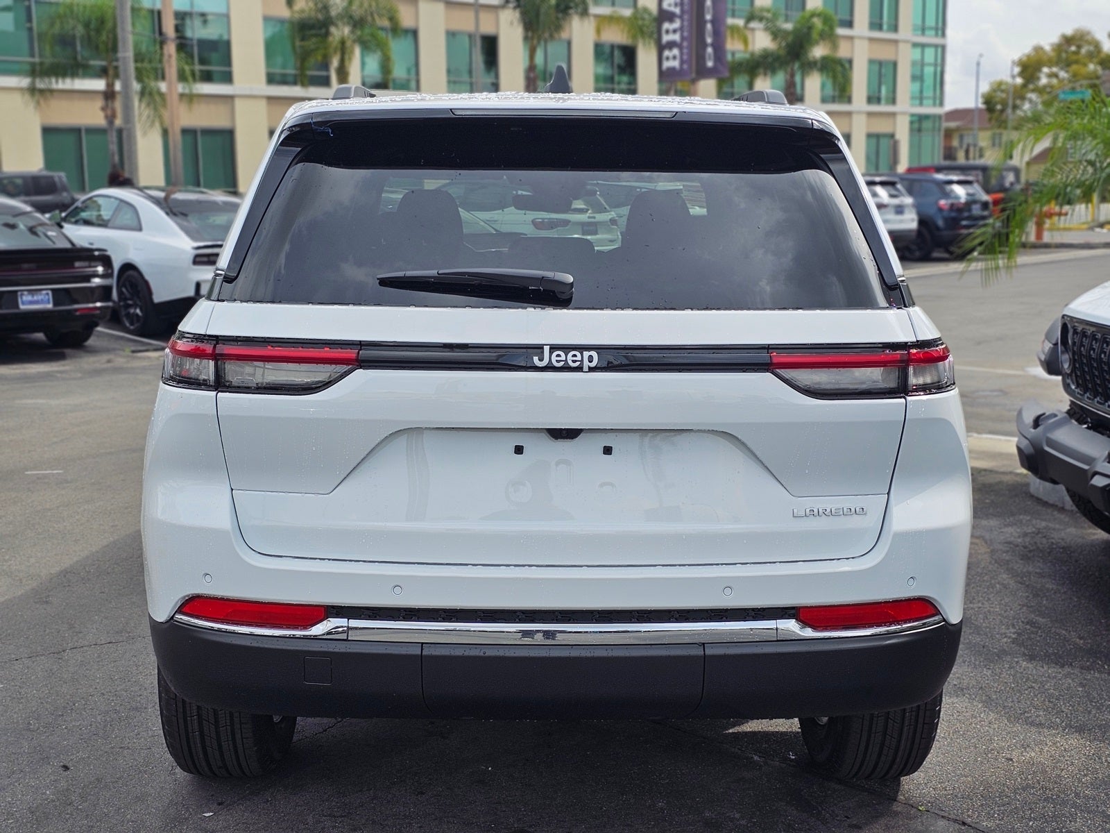 2026 Jeep Grand Cherokee Laredo