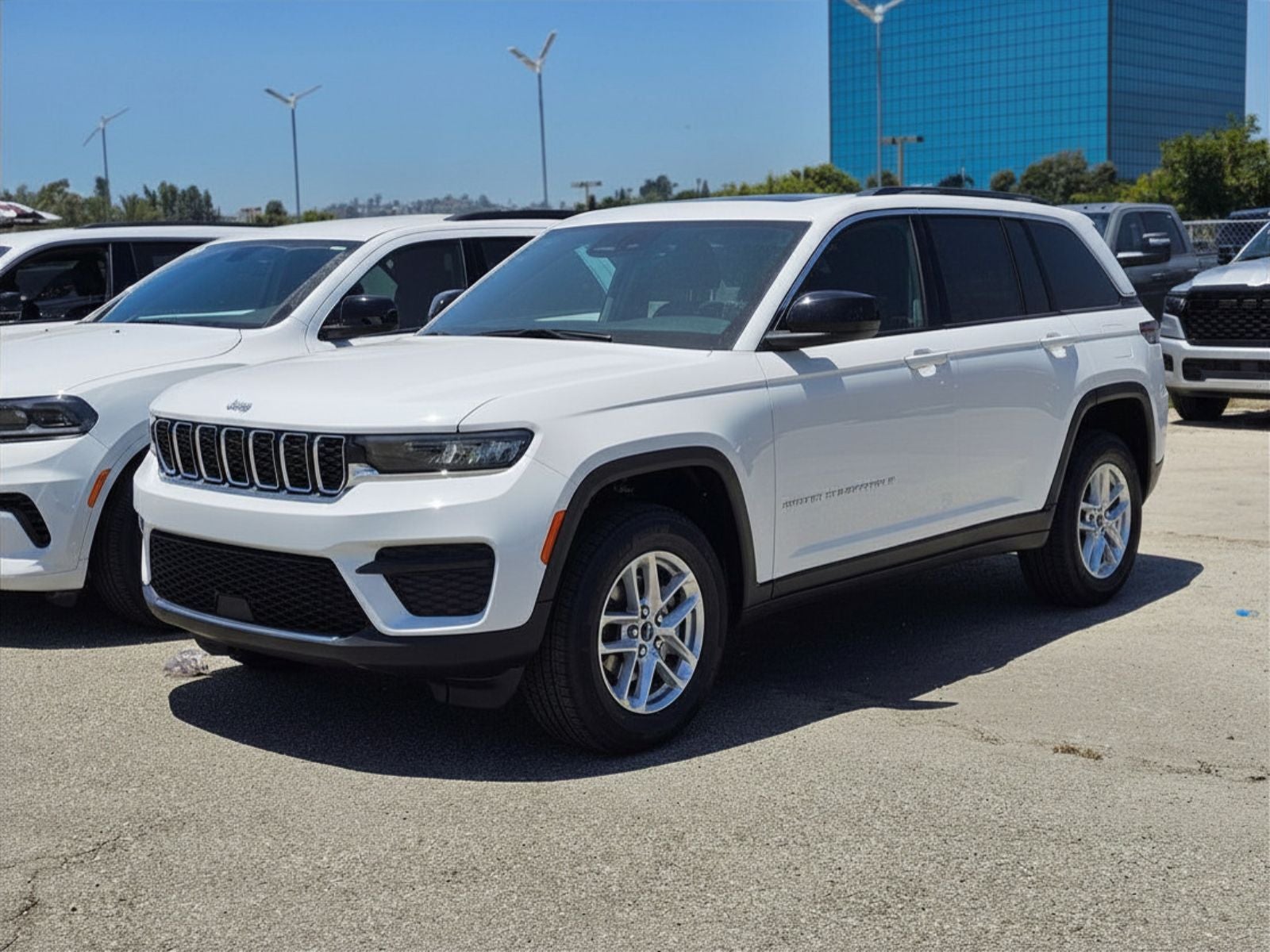 2026 Jeep Grand Cherokee Laredo