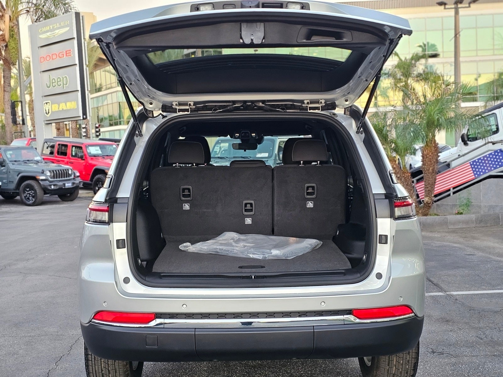 2026 Jeep Grand Cherokee Laredo