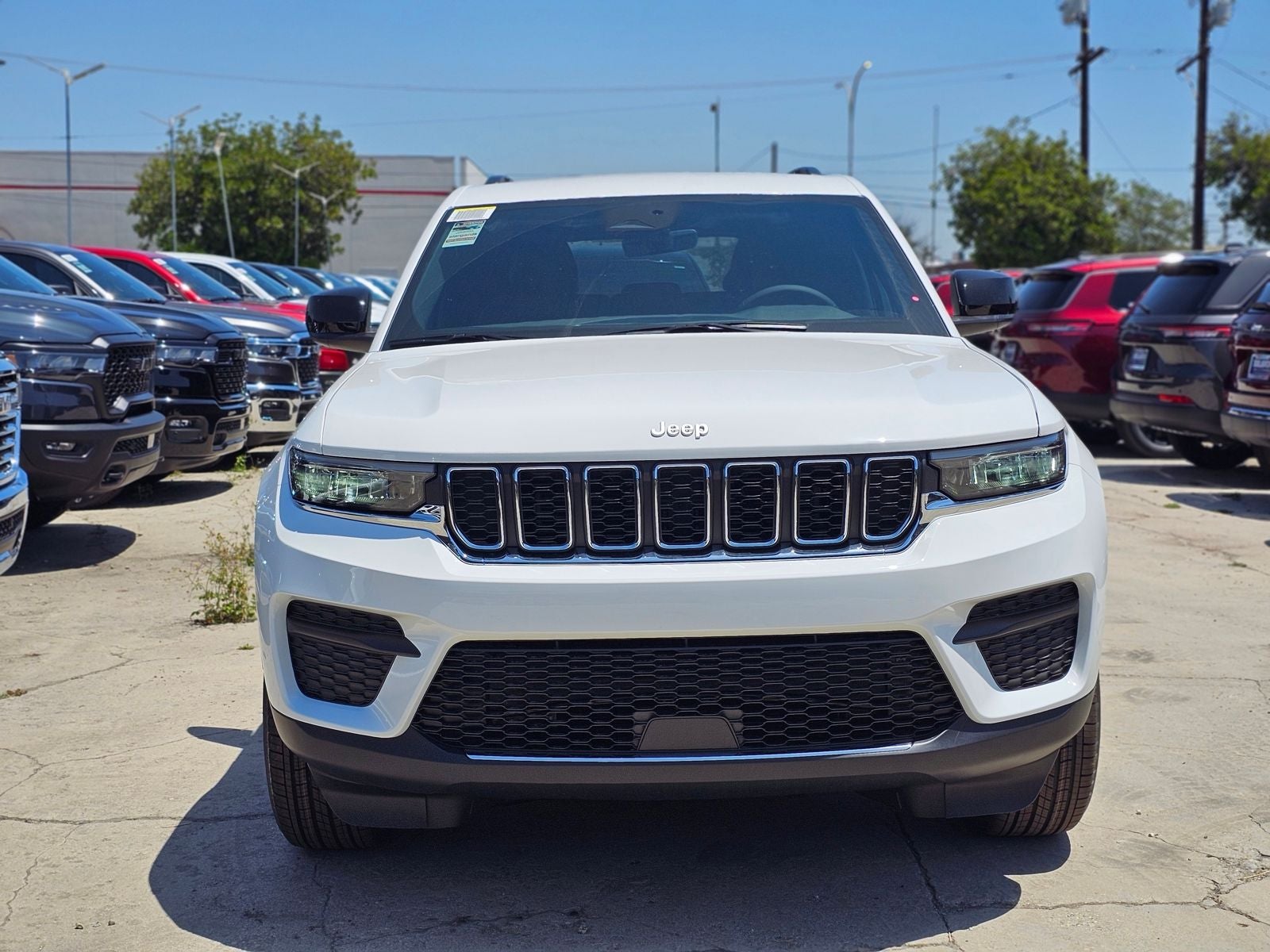 2026 Jeep Grand Cherokee Laredo
