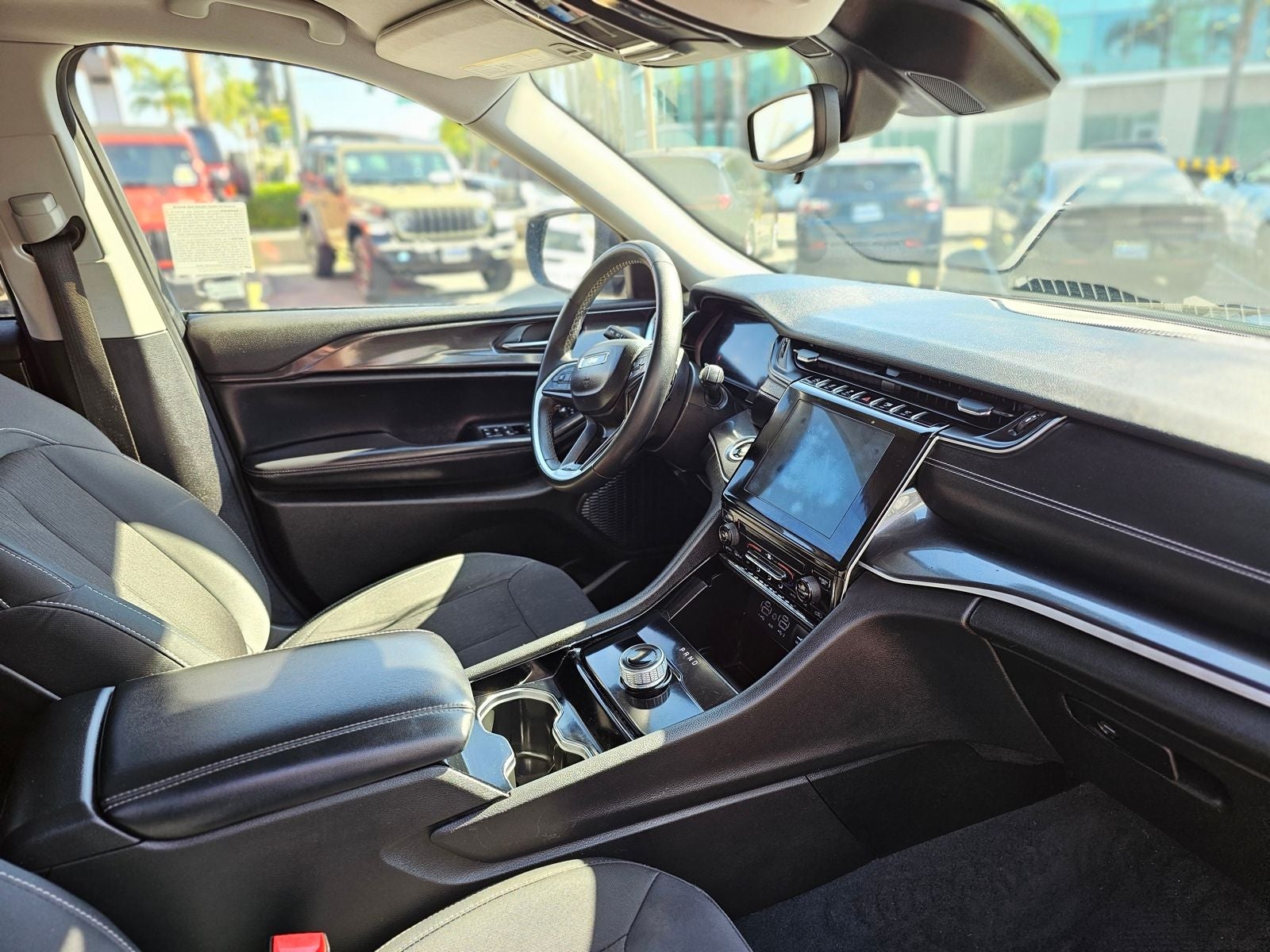 2023 Jeep Grand Cherokee Laredo