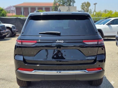 2026 Jeep Grand Cherokee Laredo