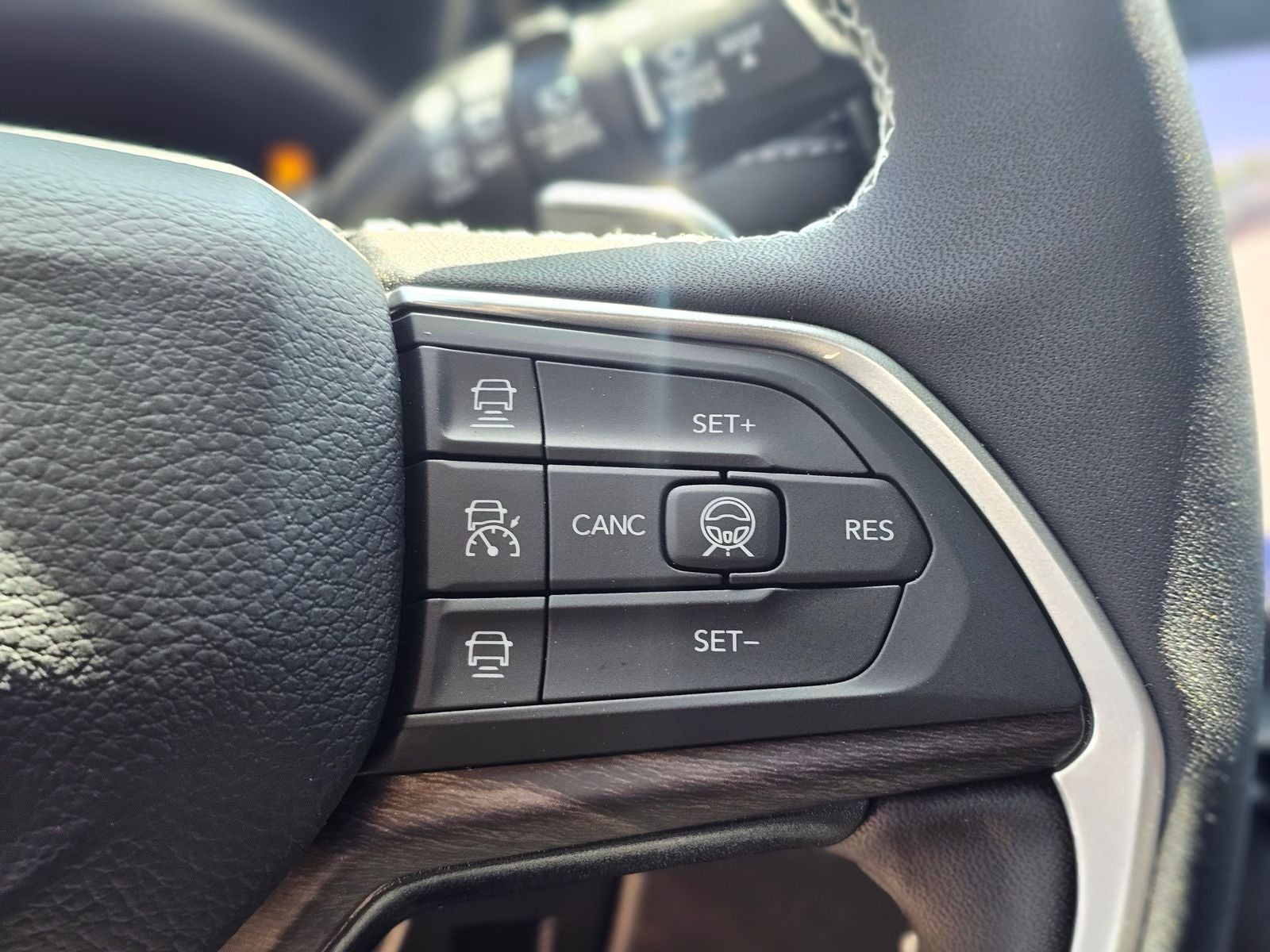 2026 Jeep Grand Cherokee Laredo Altitude