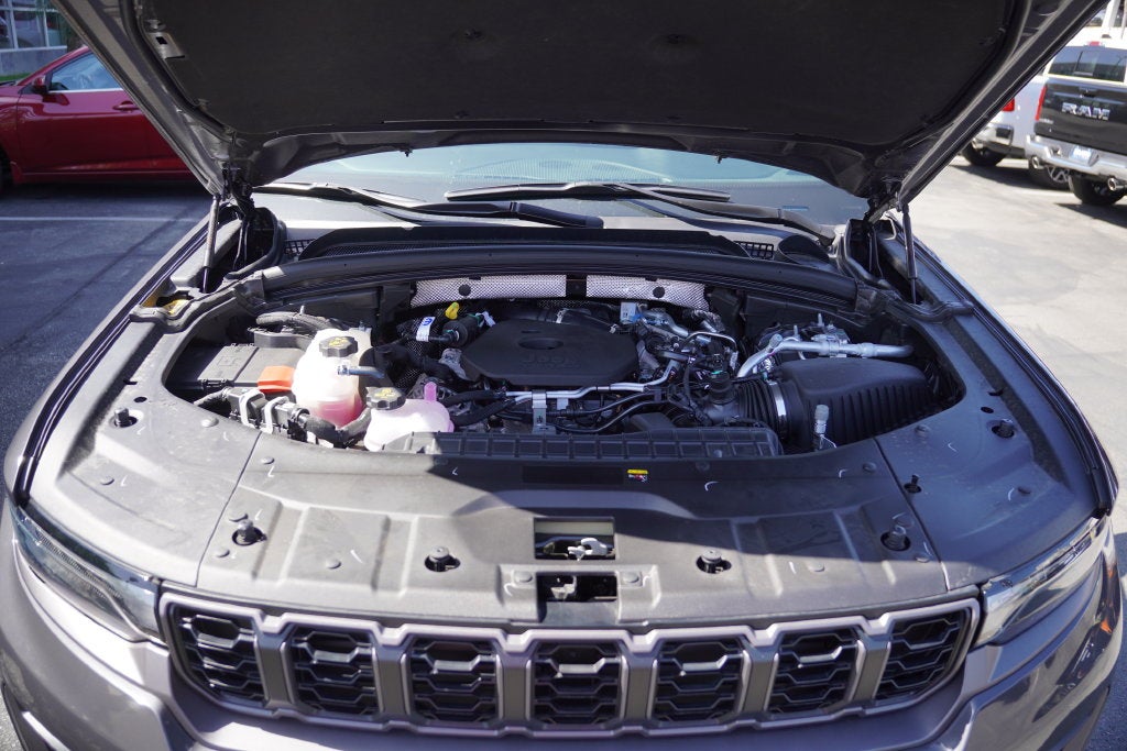 2026 Jeep Grand Cherokee Laredo Altitude 4X4 SUV