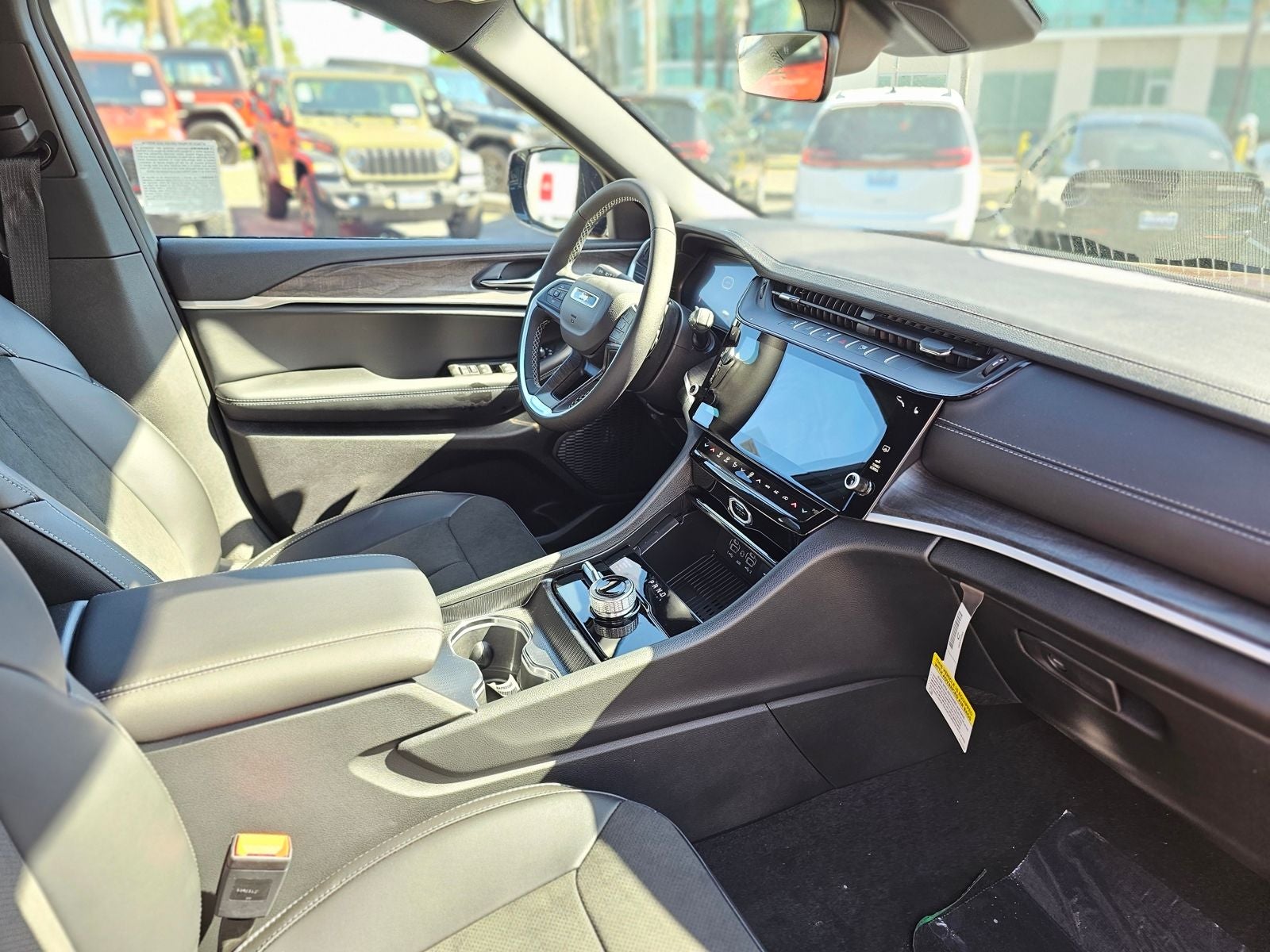 2026 Jeep Grand Cherokee Laredo