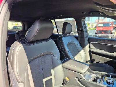 2026 Jeep Grand Cherokee Laredo