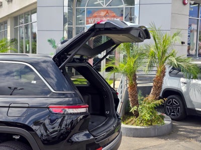 2027 Jeep Grand Cherokee Limited 2 ROW SUV