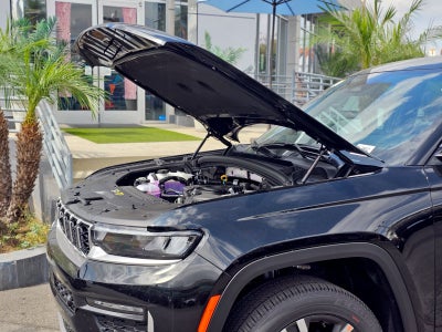2027 Jeep Grand Cherokee Limited 2 ROW SUV