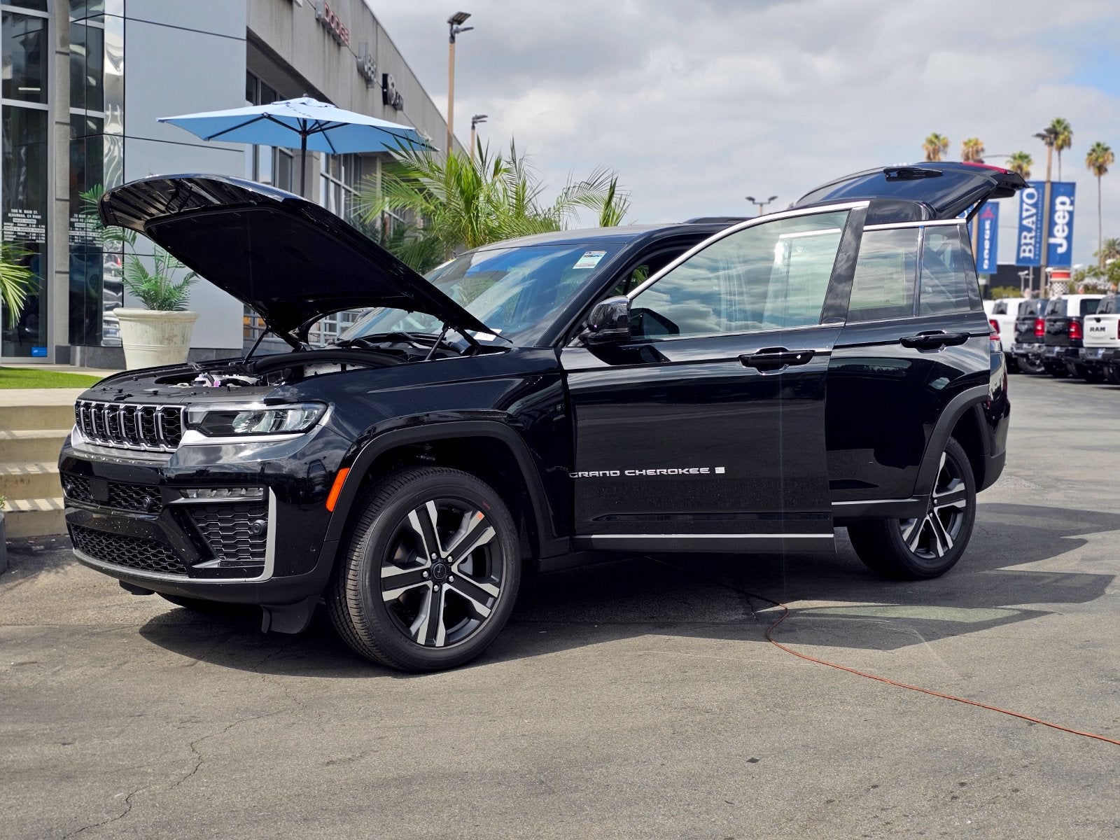 2027 Jeep Grand Cherokee Limited 2 ROW SUV
