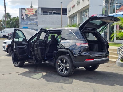 2027 Jeep Grand Cherokee Limited 2 ROW SUV