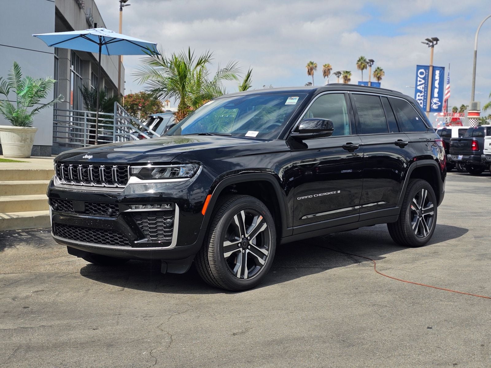 2027 Jeep Grand Cherokee Limited 2 ROW SUV