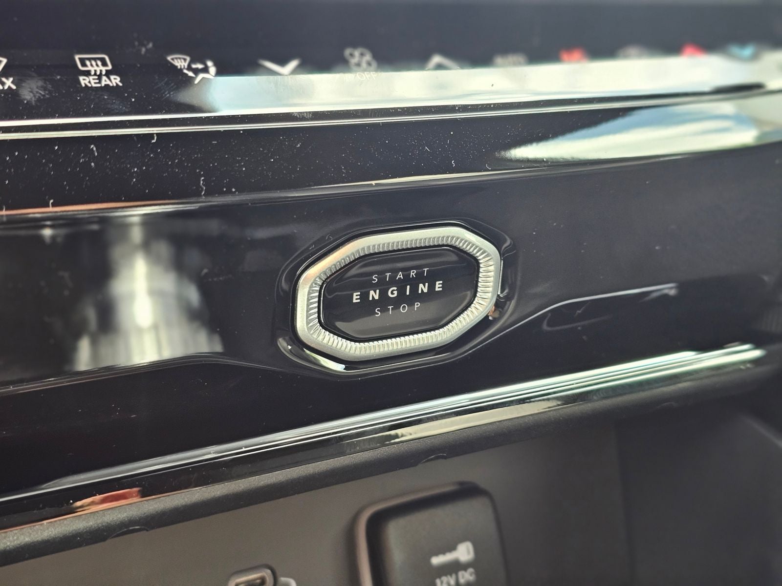 2027 Jeep Grand Cherokee Limited 2 ROW SUV