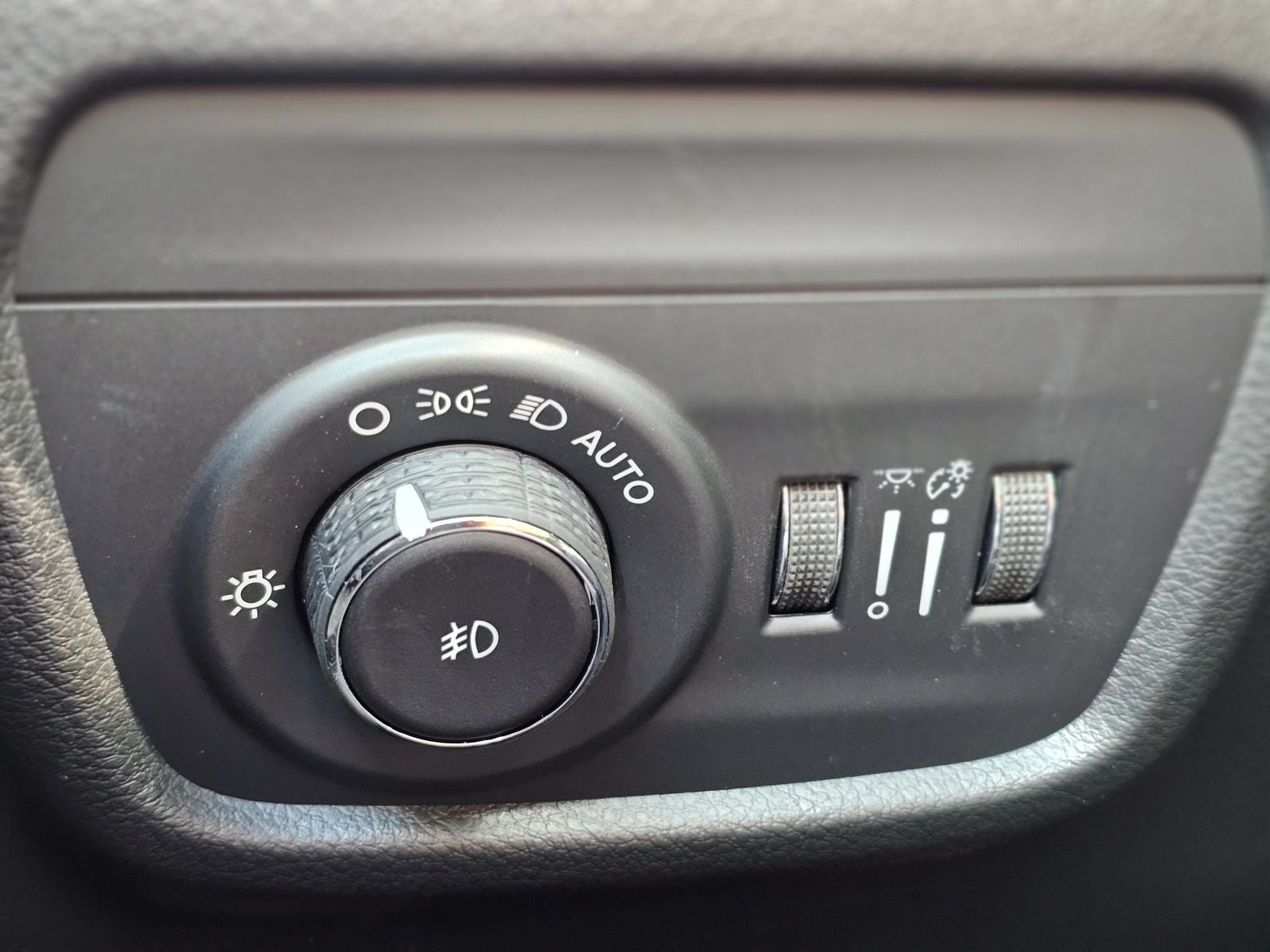 2027 Jeep Grand Cherokee Limited 2 ROW SUV
