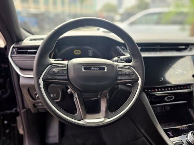 2027 Jeep Grand Cherokee Limited 2 ROW SUV