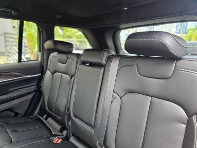 2027 Jeep Grand Cherokee Limited 2 ROW SUV