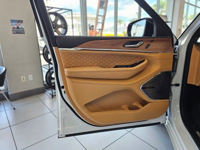 2026 Jeep Grand Cherokee Summit