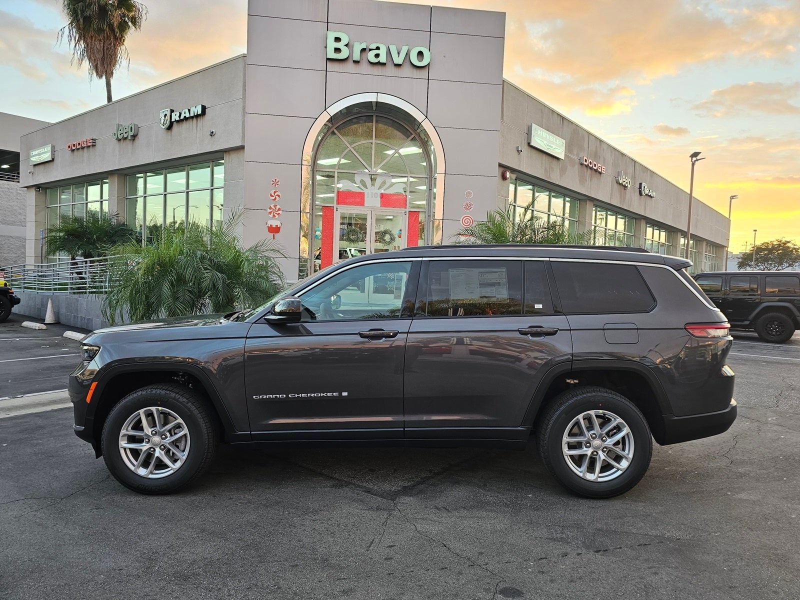 2025 Jeep Grand Cherokee L Laredo
