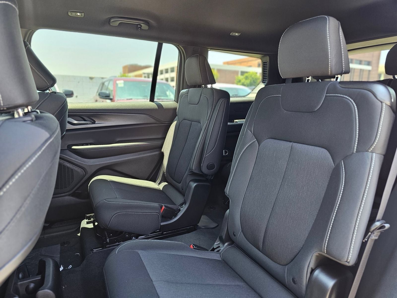 2026 Jeep Grand Cherokee L Laredo