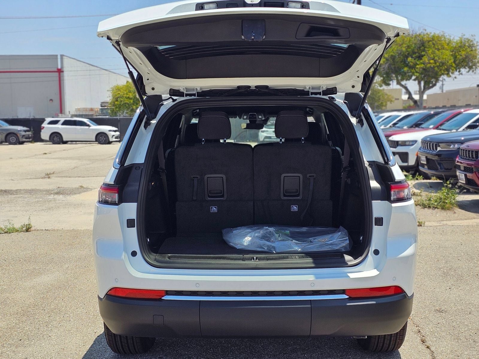 2026 Jeep Grand Cherokee L Laredo