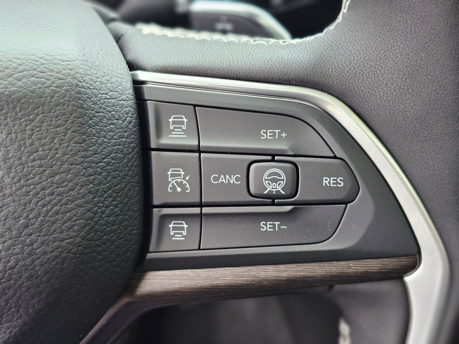 2026 Jeep Grand Cherokee L Laredo