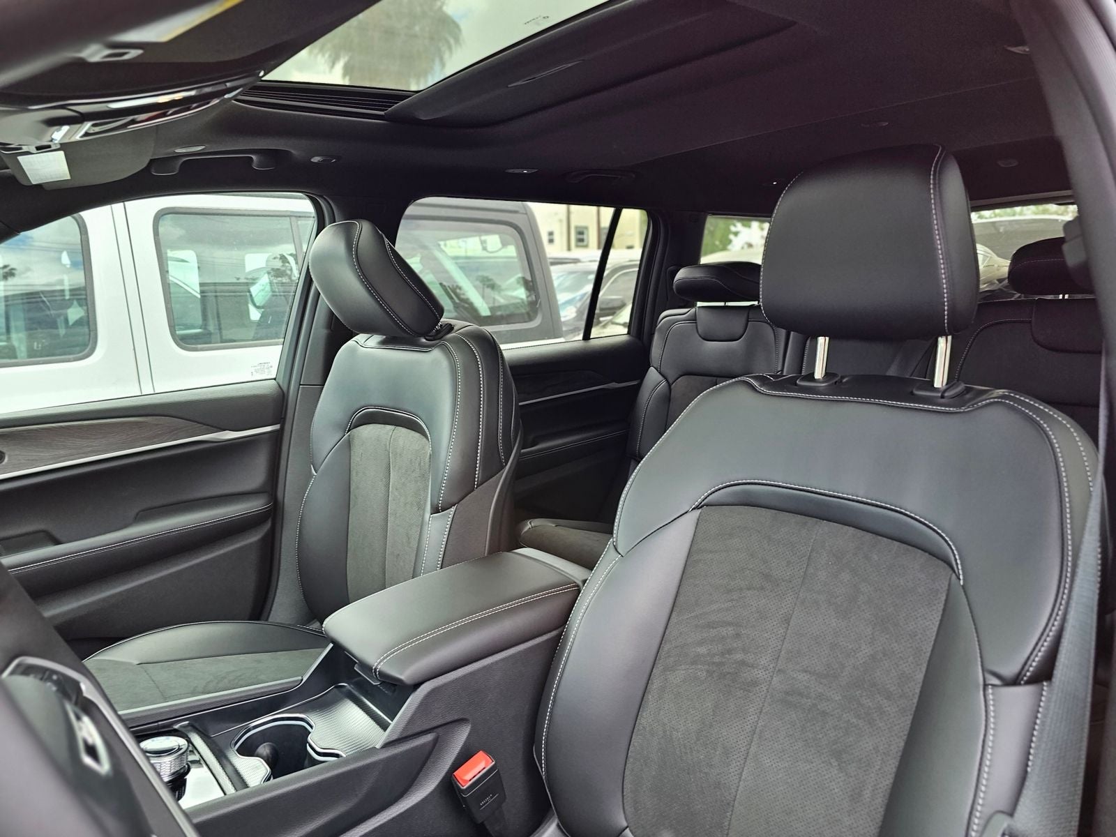 2026 Jeep Grand Cherokee L Laredo