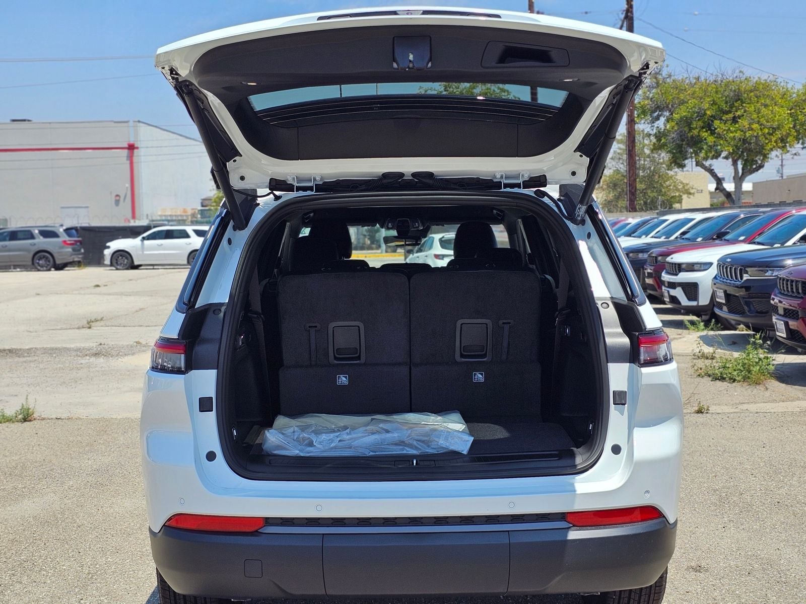2026 Jeep Grand Cherokee L Altitude
