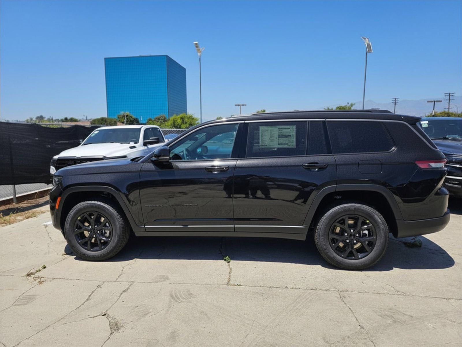 2026 Jeep Grand Cherokee L Laredo