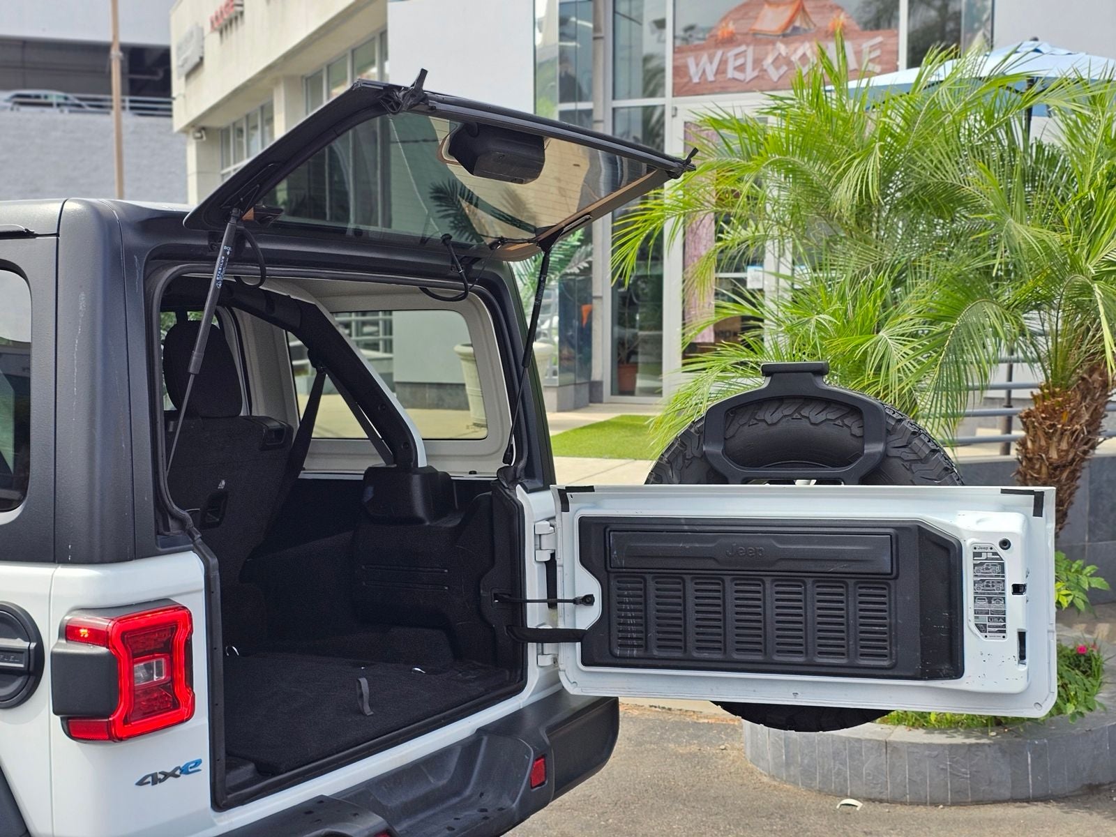2024 Jeep Wrangler Rubicon 4xe Hybrid
