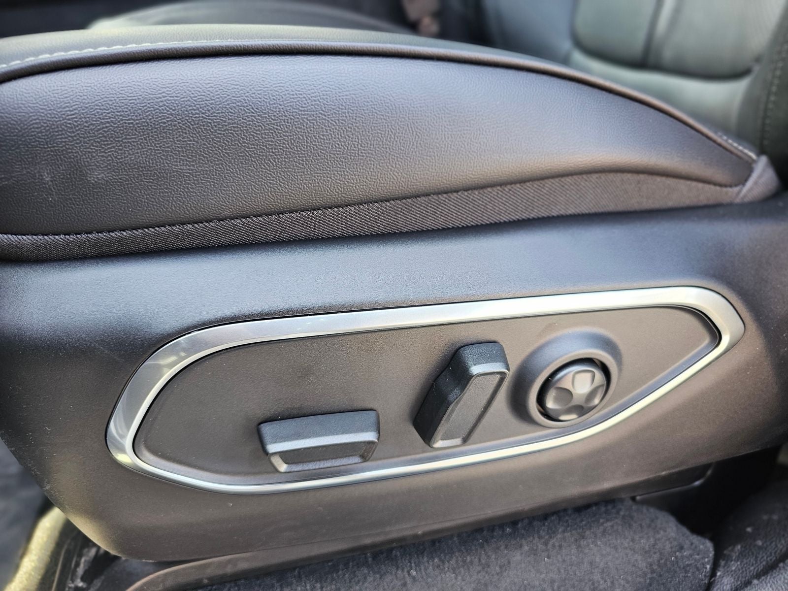 2026 Jeep Grand Wagoneer Base