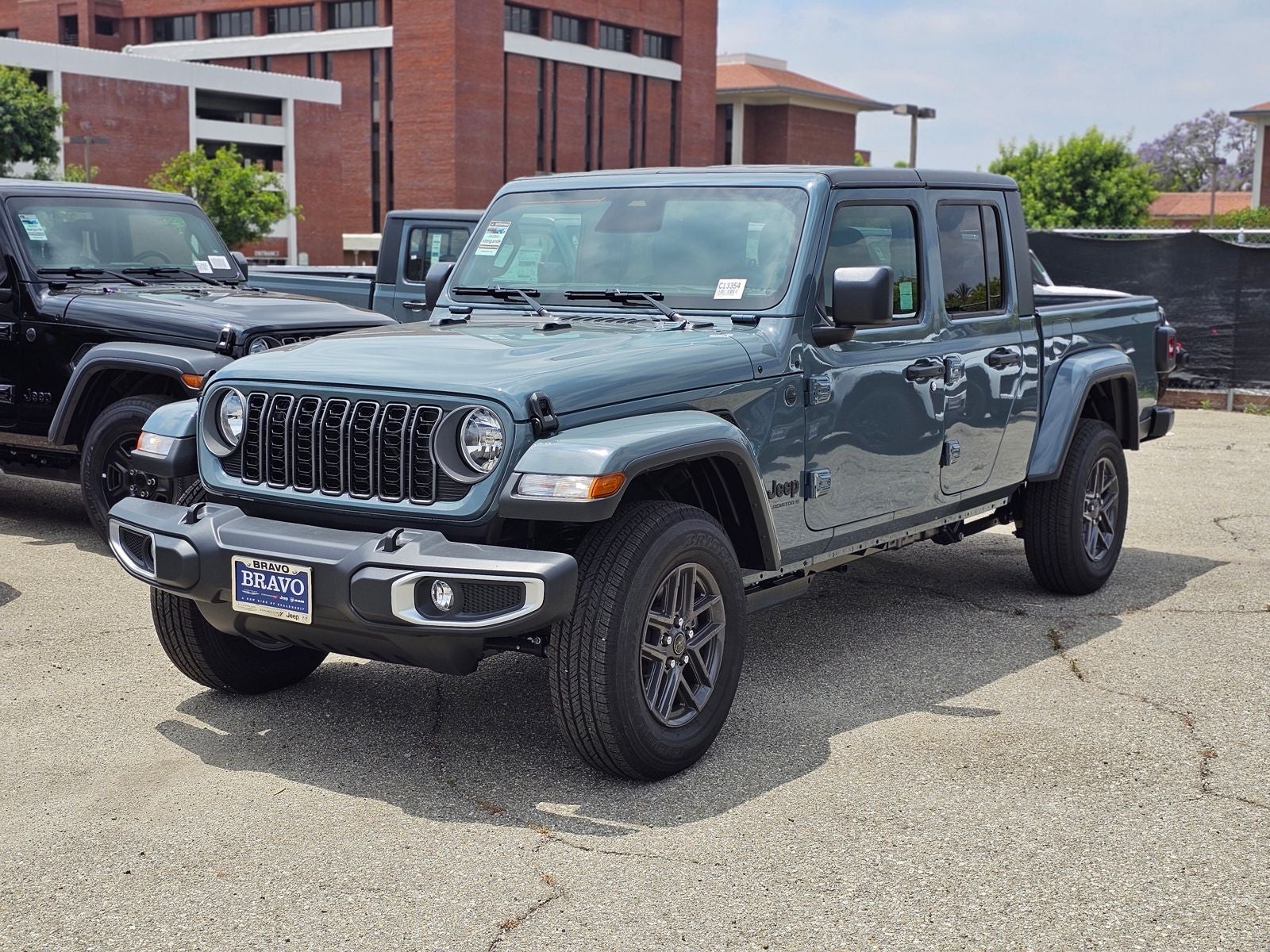 2026 Jeep Gladiator Sport S - Photo 3