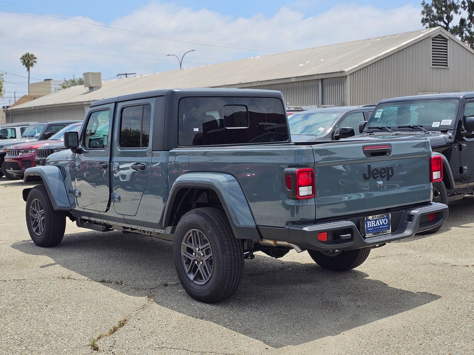 2026 Jeep Gladiator Sport S - Photo 5