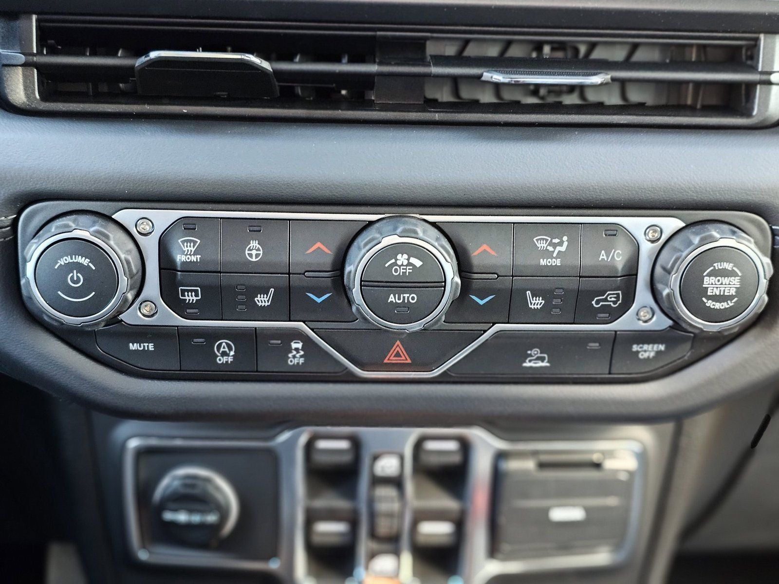 2026 Jeep Gladiator Sahara