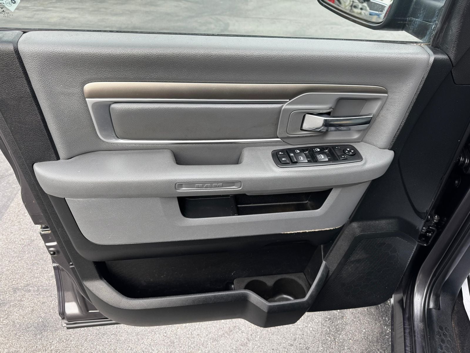 2017 RAM 1500 SLT