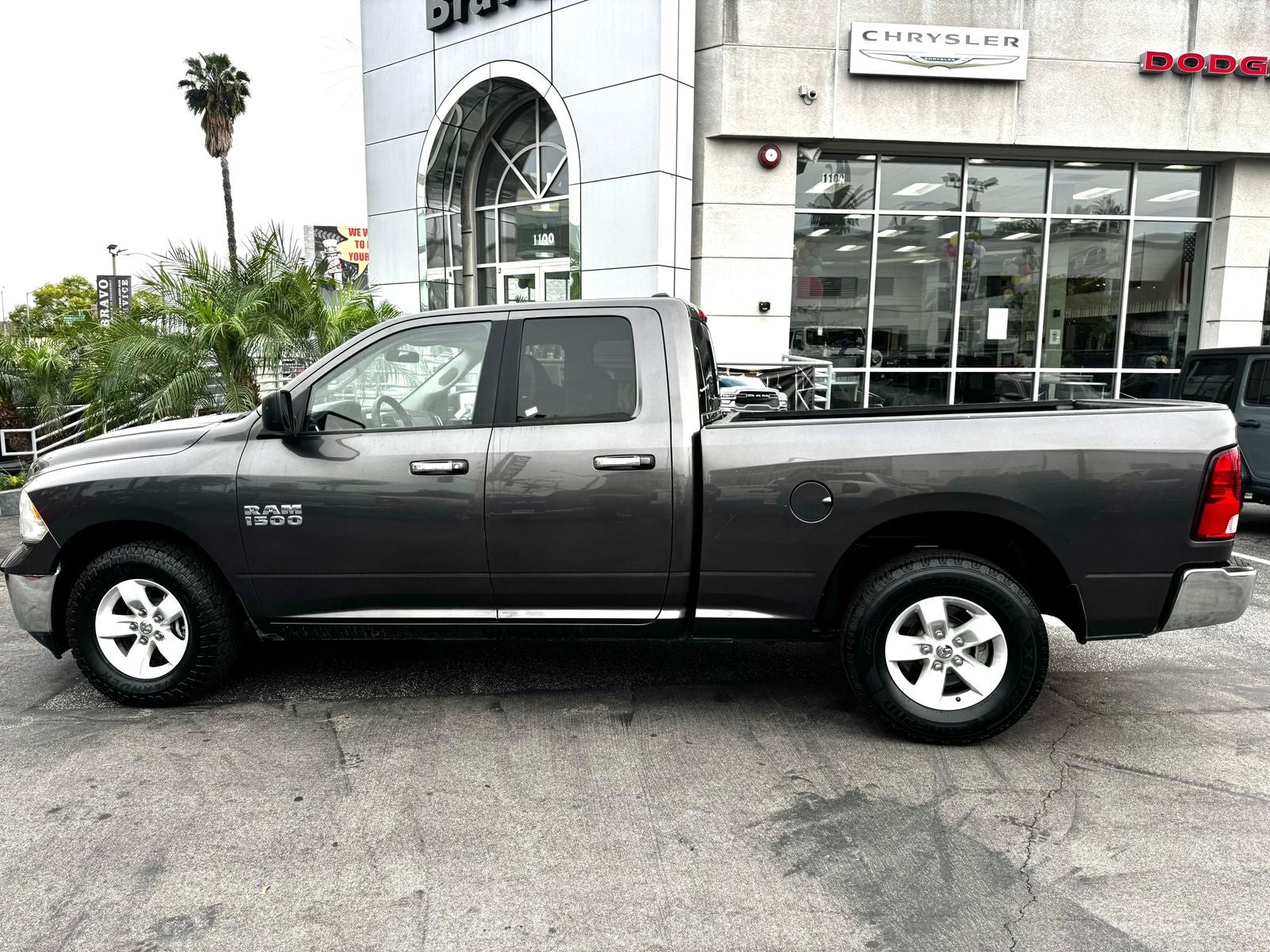 2017 RAM 1500 SLT