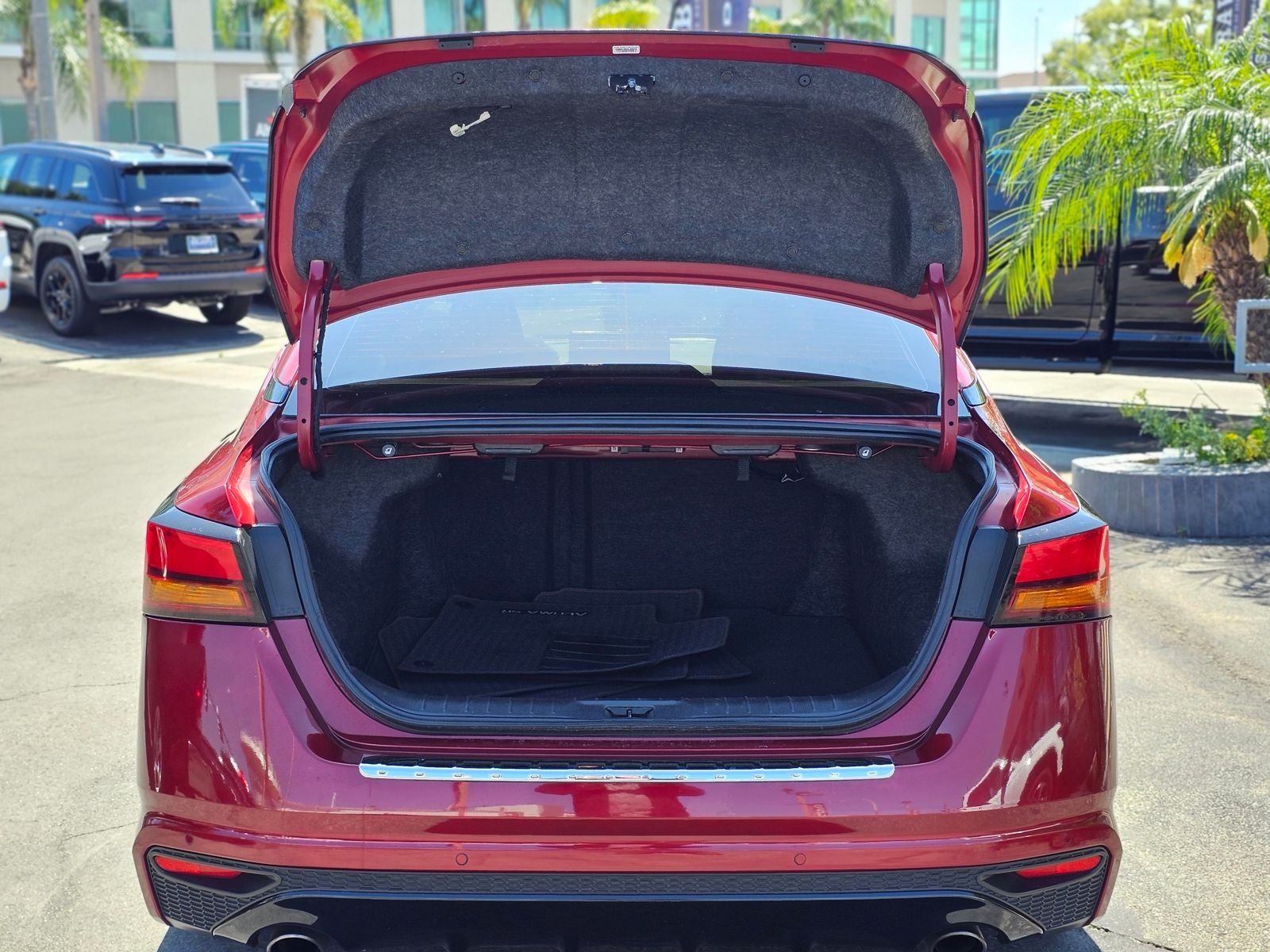 2023 Nissan Altima 2.0 SR
