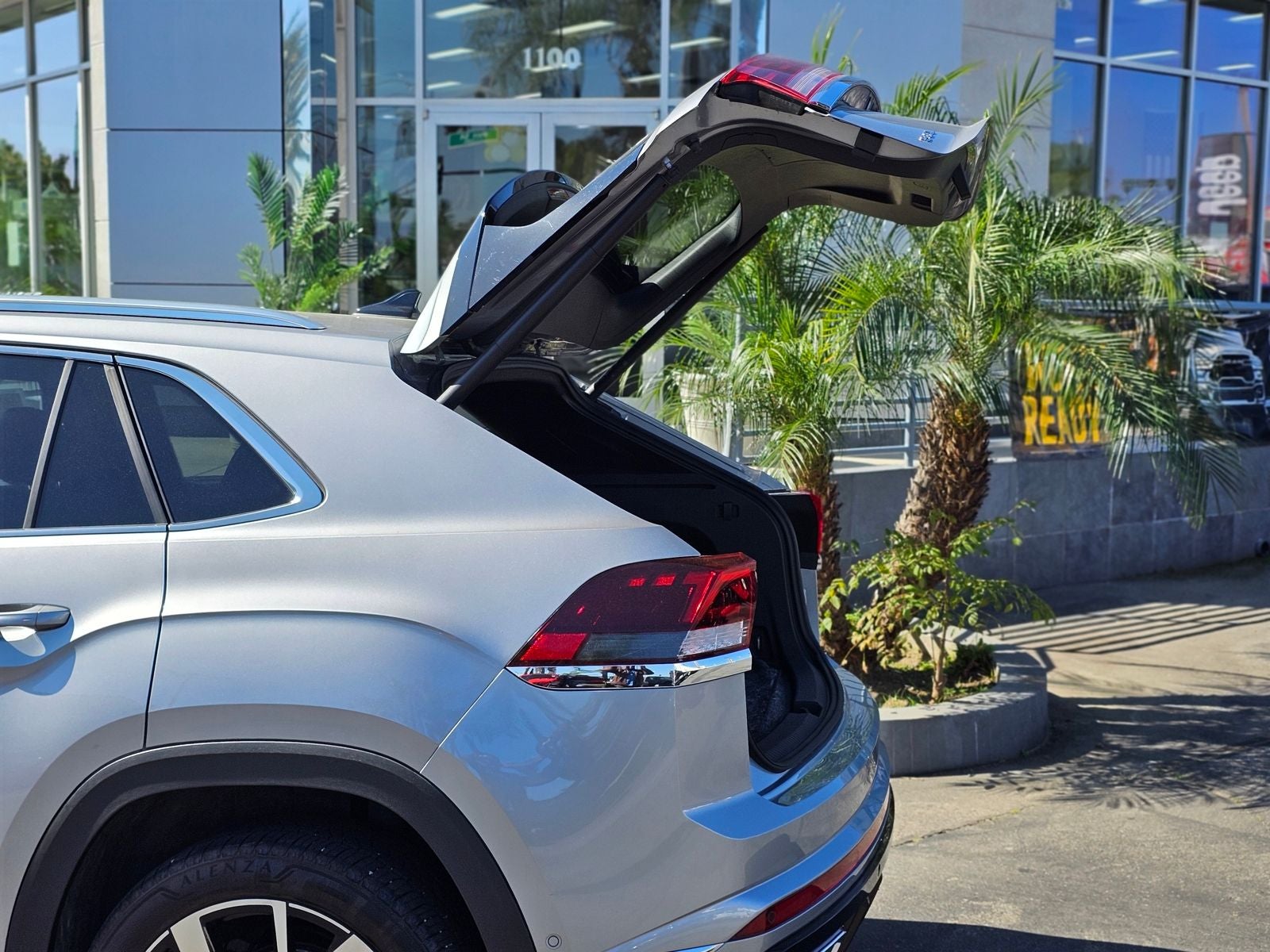 2024 Volkswagen Atlas Cross Sport 2.0T SEL Premium R-Line