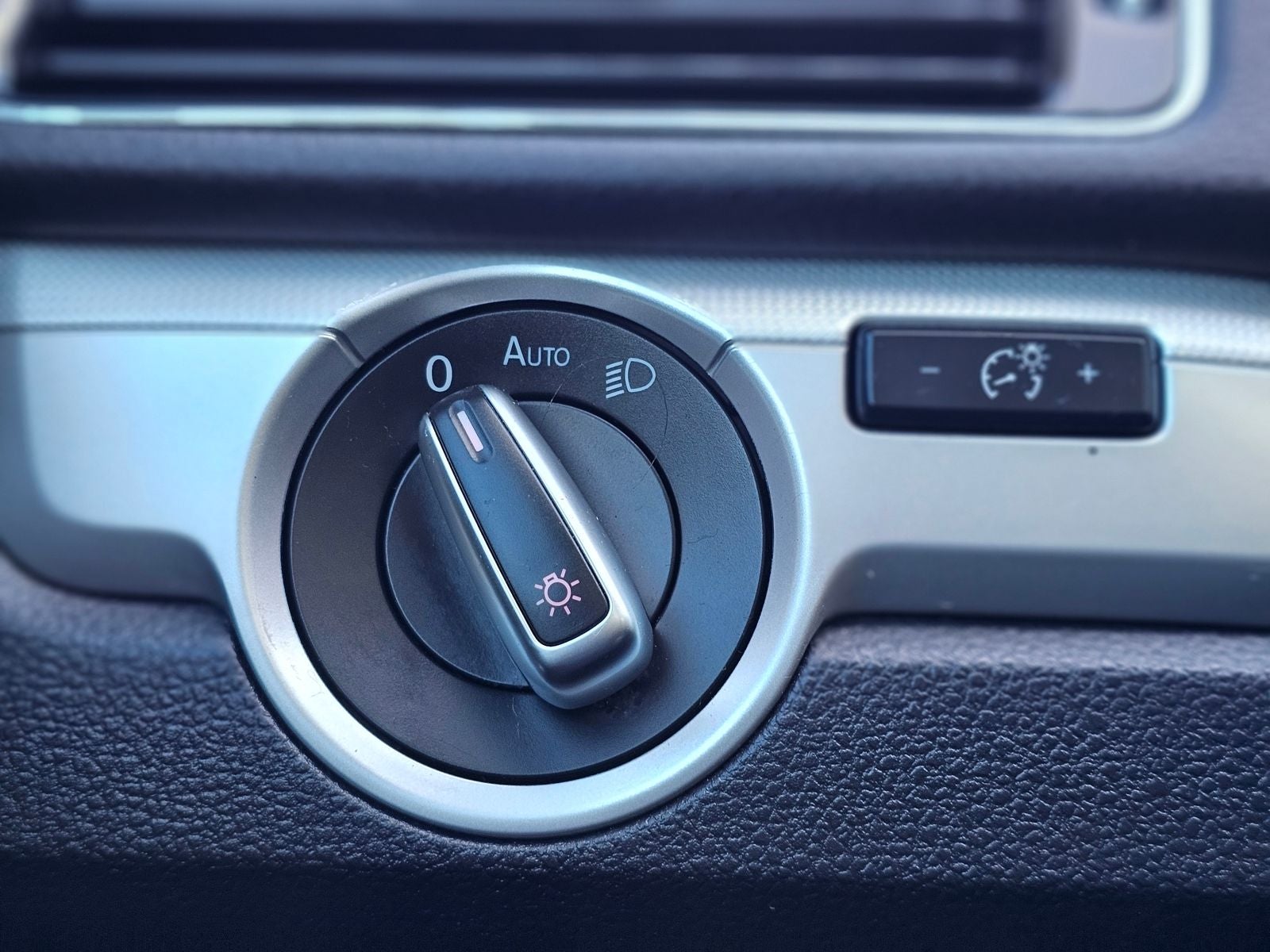 2019 Volkswagen Passat 2.0T Wolfsburg