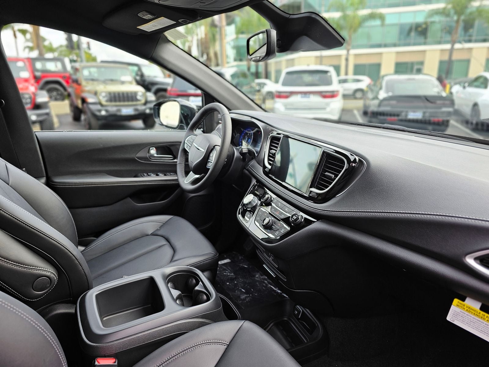 2026 Chrysler Pacifica Select