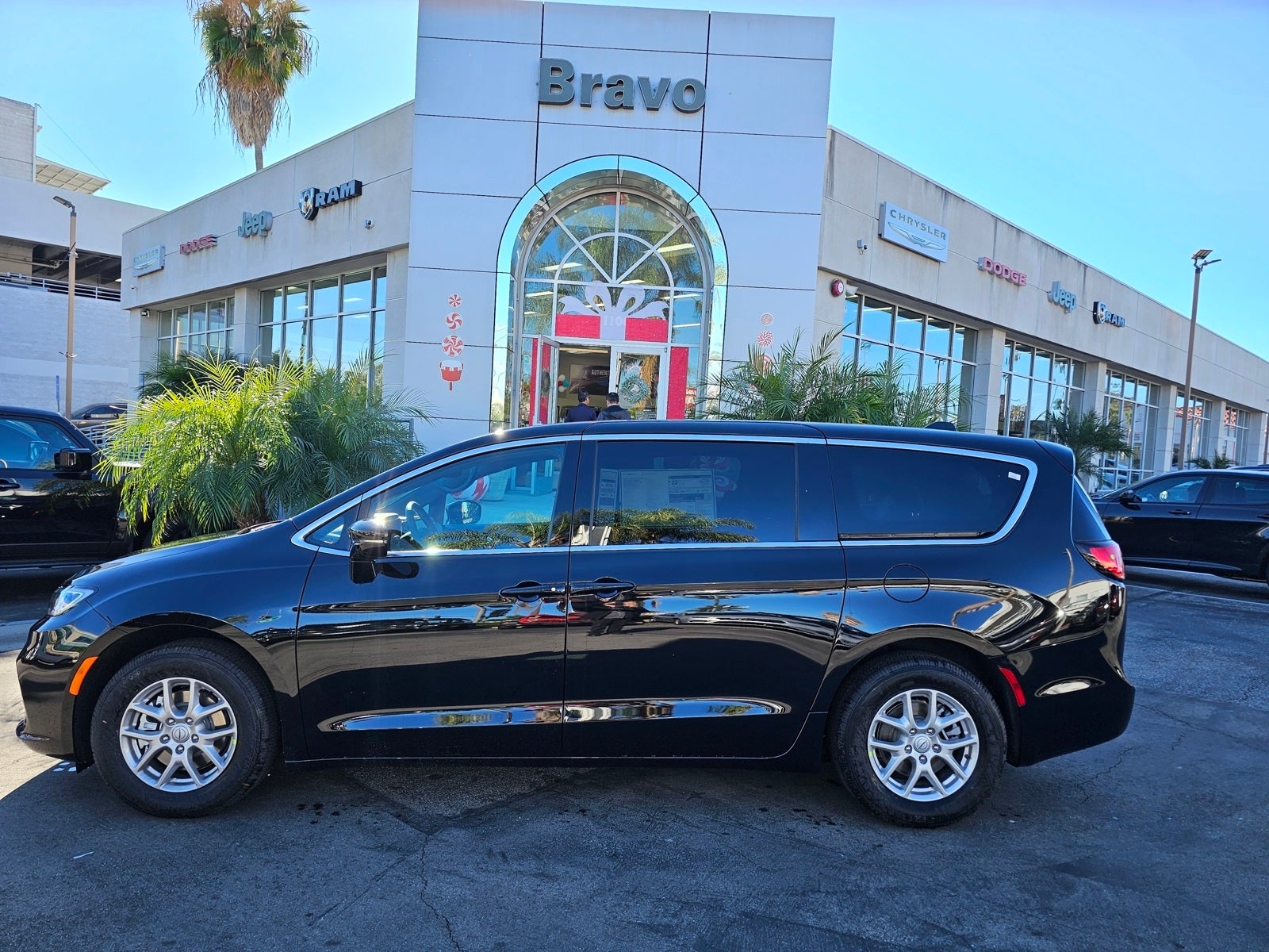 2026 Chrysler Pacifica Select