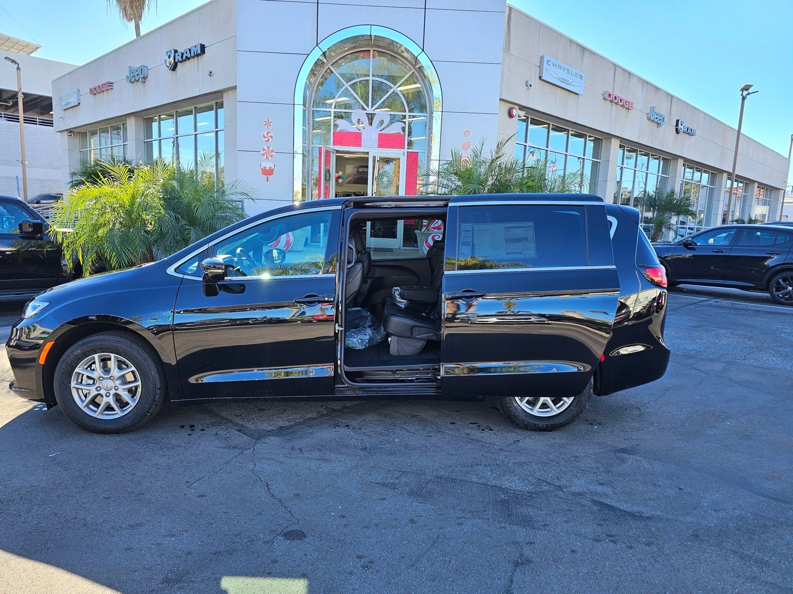 2026 Chrysler Pacifica Select